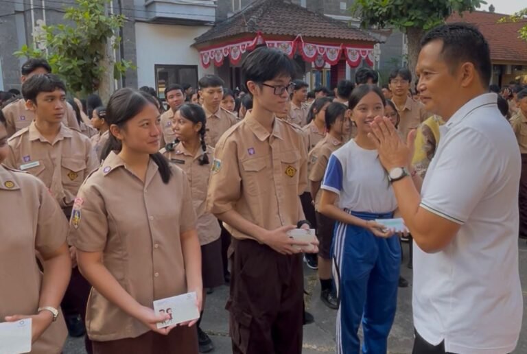 Lima pelajar SMA Negeri 1 Negara, Jembrana, mendapat angin segar untuk mewujudkan keikutsertaan mereka dalam International Essay Competition di Malaysia.