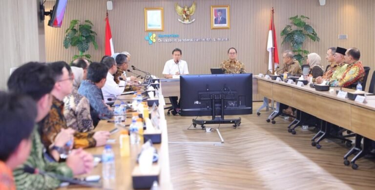 OJK dan Kemenkes Siapkan Langkah Baru, Biaya Kesehatan Masyarakat Didorong Lebih Terjangkau