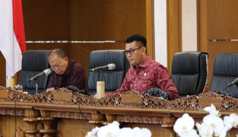 Dewan Perwakilan Rakyat Daerah (DPRD) Provinsi Bali mulai membahas perubahan Anggaran Pendapatan dan Belanja Daerah (APBD) Semesta Berencana Tahun Anggaran 2026 sekaligus Rancangan APBD Tahun Anggaran 2027 dalam Rapat Paripurna ke-48 di Ruang Sidang Utama DPRD Bali, Senin 7 September 2026.