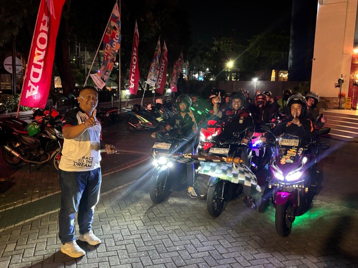 Sebanyak 51 bikers Honda Bali dari sembilan komunitas bertolak menuju Honda Bikers Day (HBD) 2026 di Ambarawa, Jawa Tengah, untuk mempererat persaudaraan dan merayakan semangat kebersamaan komunitas Honda dari seluruh Indonesia. Sebanyak 51 bikers Honda Bali dari sembilan komunitas bertolak menuju Honda Bikers Day (HBD) 2026 di Ambarawa, Jawa Tengah, untuk mempererat persaudaraan dan merayakan semangat kebersamaan komunitas Honda dari seluruh Indonesia.