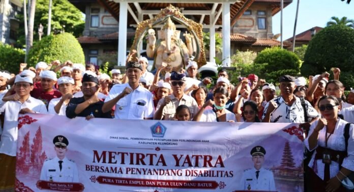 80 Penyandang Disabilitas Klungkung Ikuti Tirta Yatra, Wabup Tjok Surya Beri Pesan Khusus 80 Penyandang Disabilitas Klungkung Ikuti Tirta Yatra, Wabup Tjok Surya Beri Pesan Khusus