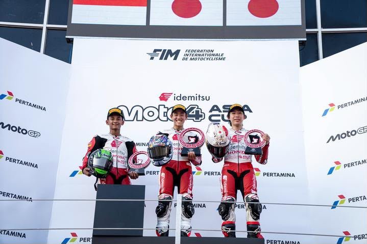 Pebalap muda binaan Astra Honda, Bintang Pranata, sukses finis kedua di Race 1 Moto4 Asia Cup 2026 Mandalika, dengan Maulana Malik menempati posisi kelima. Pebalap muda binaan Astra Honda, Bintang Pranata, sukses finis kedua di Race 1 Moto4 Asia Cup 2026 Mandalika, dengan Maulana Malik menempati posisi kelima.