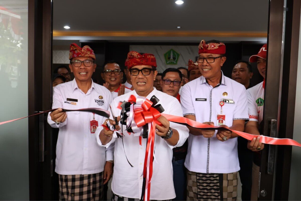Bupati Tabanan I Komang Gede Sanjaya meresmikan gedung kantor Prokopim untuk mendukung peningkatan kinerja, profesionalisme aparatur, serta kualitas pelayanan dan penyebarluasan informasi pemerintahan kepada masyarakat. Bupati Tabanan I Komang Gede Sanjaya meresmikan gedung kantor Prokopim untuk mendukung peningkatan kinerja, profesionalisme aparatur, serta kualitas pelayanan dan penyebarluasan informasi pemerintahan kepada masyarakat.