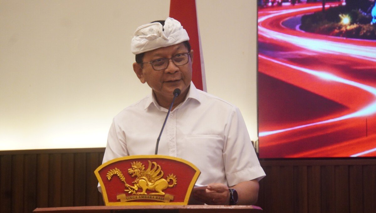 Bupati Buleleng I Nyoman Sutjidra mendorong penerapan transaksi nontunai melalui KKI dan KILAT DENBUKIT untuk meningkatkan transparansi, efisiensi, serta pengawasan belanja daerah. Bupati Buleleng I Nyoman Sutjidra mendorong penerapan transaksi nontunai melalui KKI dan KILAT DENBUKIT untuk meningkatkan transparansi, efisiensi, serta pengawasan belanja daerah.