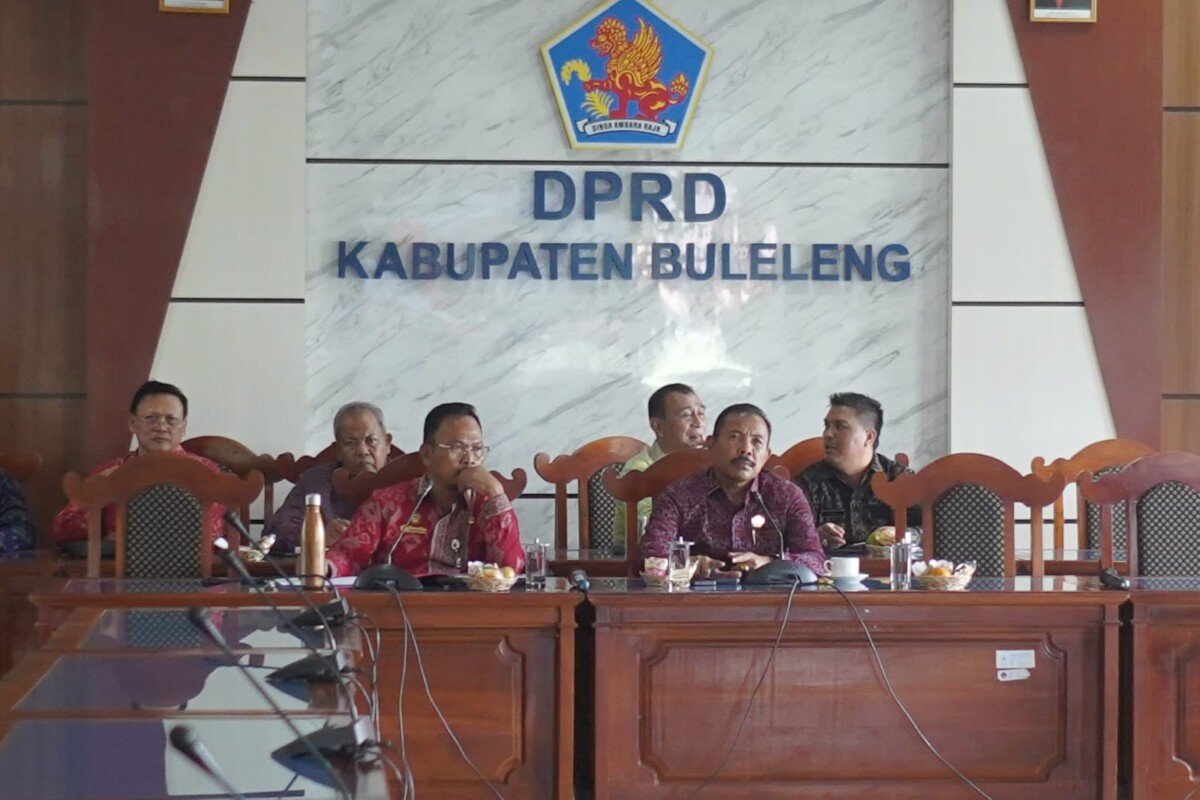 DPRD Buleleng Soroti Ketidaksesuaian Data Desil, Minta Bantuan Sosial Tepat Sasaran DPRD Buleleng Soroti Ketidaksesuaian Data Desil, Minta Bantuan Sosial Tepat Sasaran