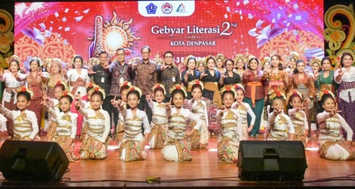 Drama “Bibi Anu” Meriahkan Gebyar Literasi Denpasar, Pesannya Bikin Penonton Tersentuh Drama “Bibi Anu” Meriahkan Gebyar Literasi Denpasar, Pesannya Bikin Penonton Tersentuh