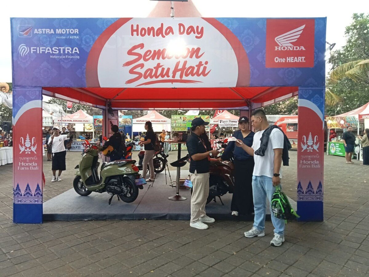 Astra Motor Bali bersama jaringan dealer Honda dan FIFASTRA melayani 154 sepeda motor melalui program servis gratis di Festival Sumerta sebagai bentuk kepedulian terhadap masyarakat dan dukungan terhadap budaya lokal. Astra Motor Bali bersama jaringan dealer Honda dan FIFASTRA melayani 154 sepeda motor melalui program servis gratis di Festival Sumerta sebagai bentuk kepedulian terhadap masyarakat dan dukungan terhadap budaya lokal.