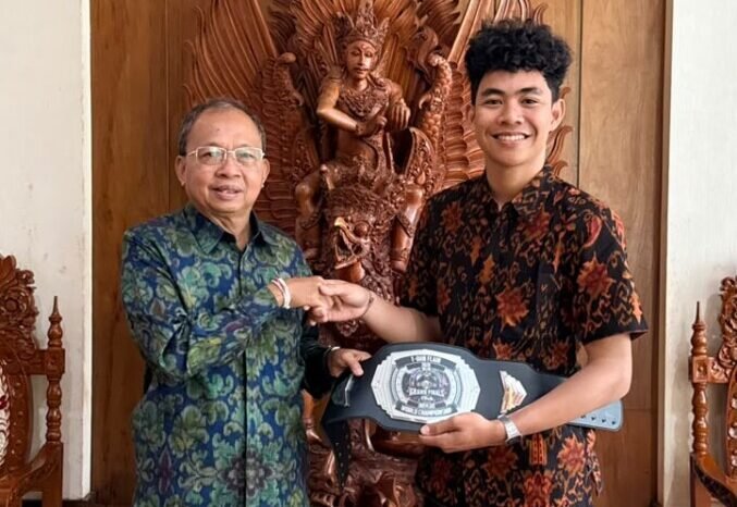 Gubernur Koster Apresiasi Prestasi Bartender Bali, Arak Bali Dibawa ke Panggung Dunia Gubernur Koster Apresiasi Prestasi Bartender Bali, Arak Bali Dibawa ke Panggung Dunia