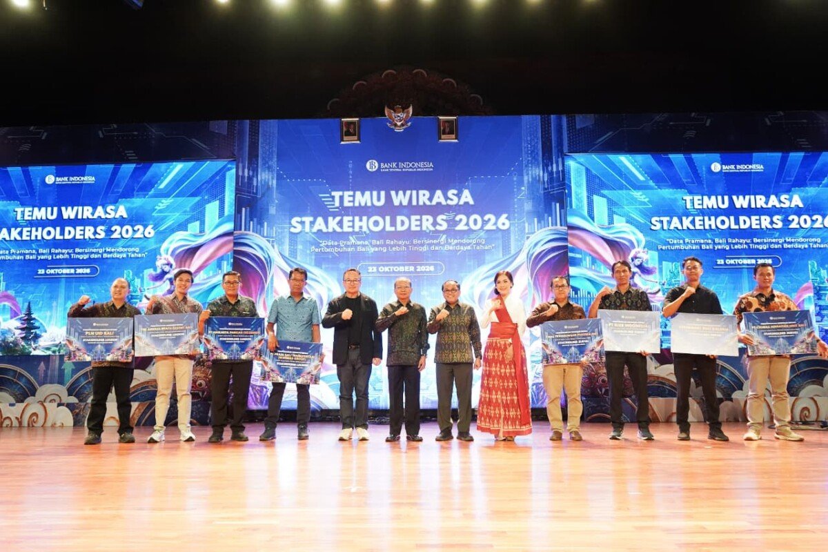 Gubernur Bali Wayan Koster menyebut pariwisata sebagai penggerak utama ekonomi Bali yang berdampak luas terhadap kesejahteraan masyarakat dan pertumbuhan ekonomi daerah secara berkelanjutan. Gubernur Bali Wayan Koster menyebut pariwisata sebagai penggerak utama ekonomi Bali yang berdampak luas terhadap kesejahteraan masyarakat dan pertumbuhan ekonomi daerah secara berkelanjutan.