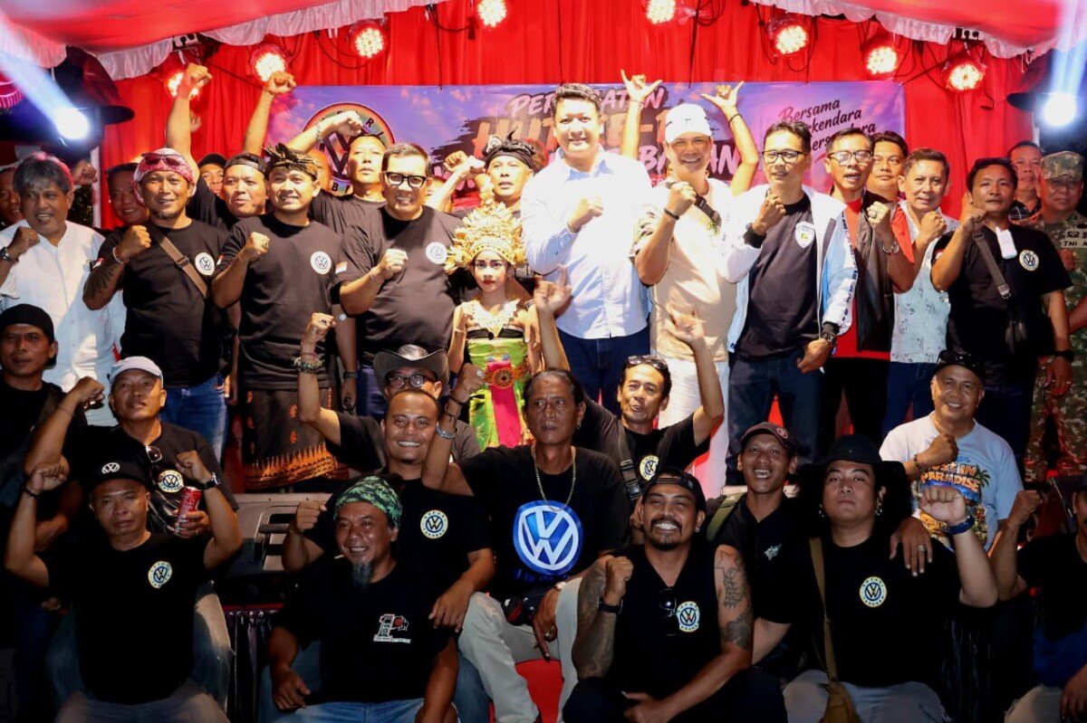 Bupati Tabanan I Komang Gede Sanjaya mendorong komunitas VW Safari Tabanan berkontribusi dalam promosi pariwisata daerah sekaligus menjadikan Tabanan sebagai ruang berkumpul dan berkolaborasi bagi berbagai komunitas. Bupati Tabanan I Komang Gede Sanjaya mendorong komunitas VW Safari Tabanan berkontribusi dalam promosi pariwisata daerah sekaligus menjadikan Tabanan sebagai ruang berkumpul dan berkolaborasi bagi berbagai komunitas.