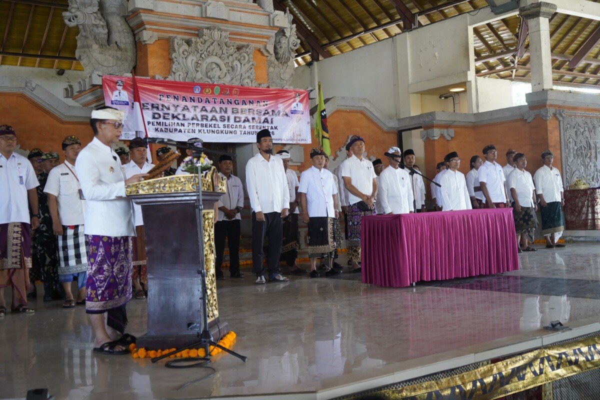 Bupati Klungkung I Made Satria mengajak seluruh calon perbekel dan pendukung menjaga kerukunan serta menjunjung pemilihan yang jujur dan damai dalam Pilperkel Serentak 2026 yang diikuti 22 desa. Bupati Klungkung I Made Satria mengajak seluruh calon perbekel dan pendukung menjaga kerukunan serta menjunjung pemilihan yang jujur dan damai dalam Pilperkel Serentak 2026 yang diikuti 22 desa.