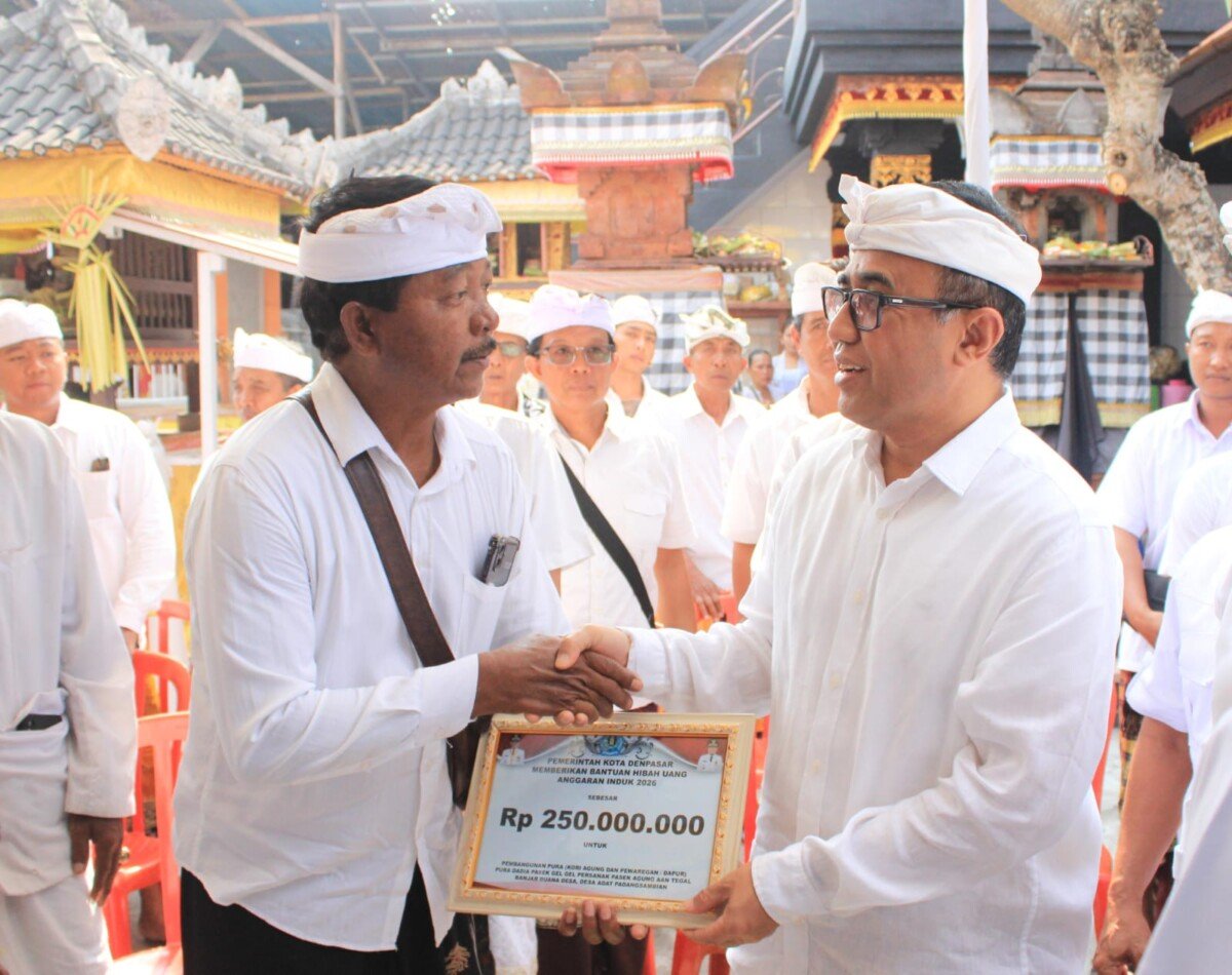 Kori Agung Pura Pesanakan Pasek Agung Tegal Rampung Kori Agung Pura Pesanakan Pasek Agung Tegal Rampung, Jaya Negara Hadiri Upacara Melaspas