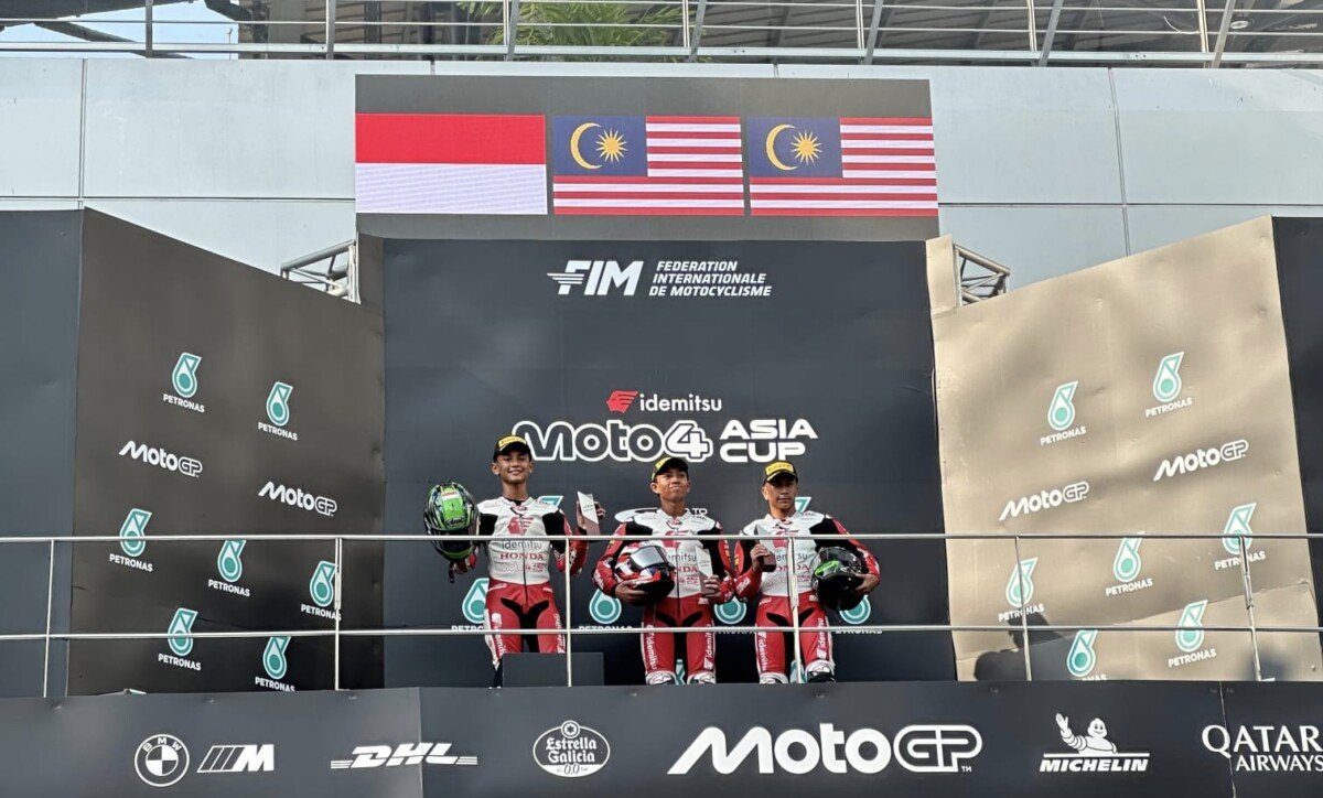Lintasan Basah Tak Halangi Bintang Pranata Sukma Rebut Podium di Sepang Lintasan Basah Tak Halangi Bintang Pranata Sukma Rebut Podium di Sepang