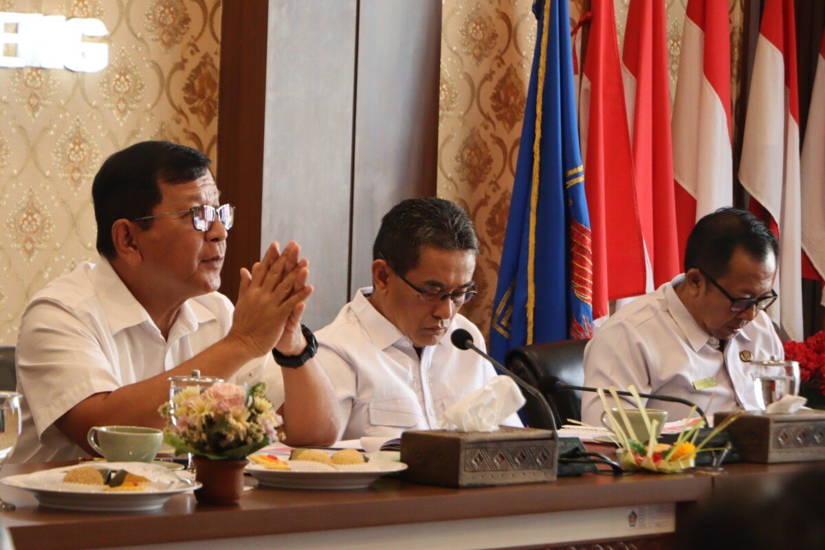 PAD Buleleng 2026 Belum Capai Target, Bupati Sutjidra Minta Potensi Pendapatan Dimaksimalkan PAD Buleleng 2026 Belum Capai Target, Bupati Sutjidra Minta Potensi Pendapatan Dimaksimalkan