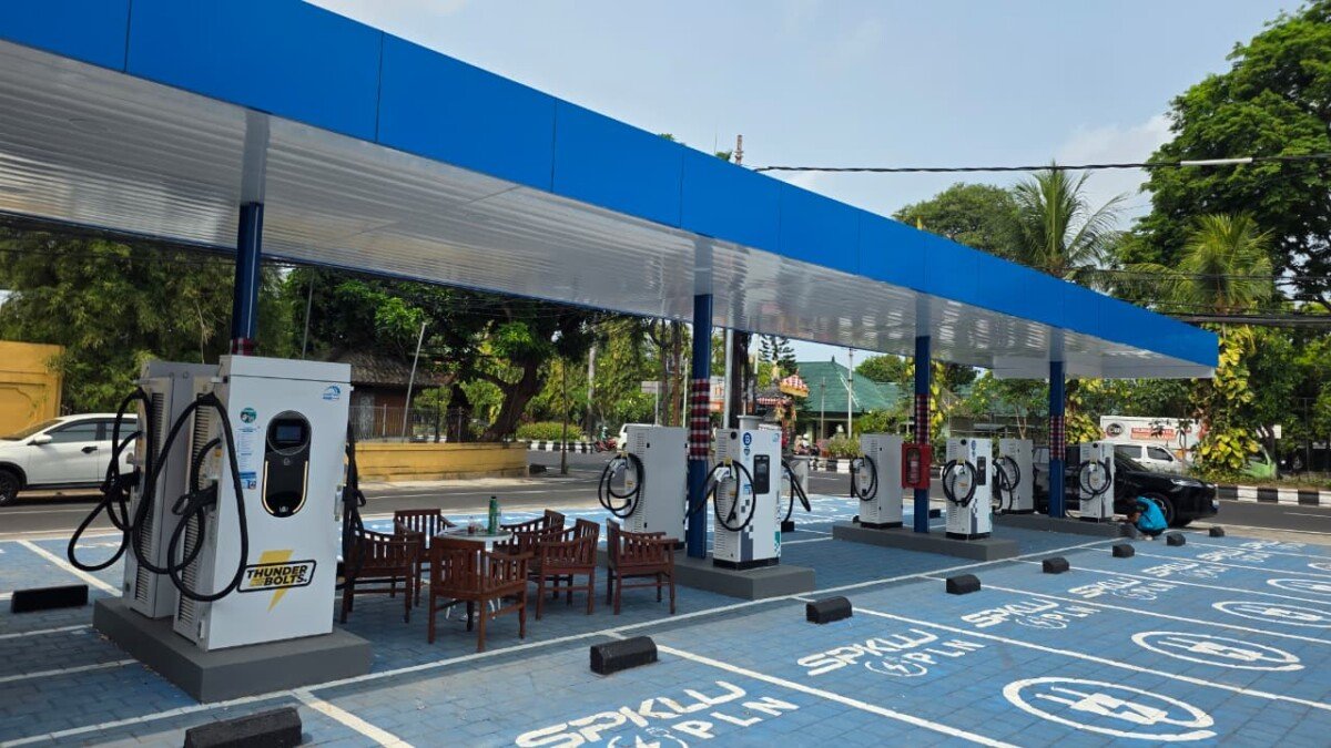PLN Sambung Listrik 1.110 kVA untuk SPKLU Center Sudirman Denpasar PLN Sambung Listrik 1.110 kVA untuk SPKLU Center Sudirman Denpasar