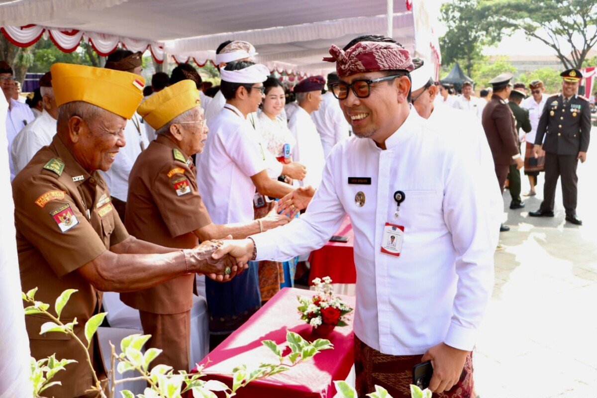 Pimpin Apel Hari Kesaktian Pancasila di Denpasar, Wawali Arya Wibawa Tekankan Persatuan Bangsa Pimpin Apel Hari Kesaktian Pancasila di Denpasar, Wawali Arya Wibawa Tekankan Persatuan Bangsa