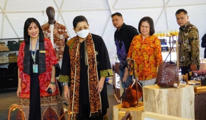 Putri Koster Soroti Perlindungan Endek Bali dari Hulu hingga Hilir, Ini Alasannya Putri Koster Soroti Perlindungan Endek Bali dari Hulu hingga Hilir, Ini Alasannya