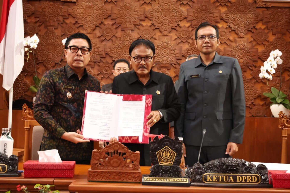 DPRD Kota Denpasar menyetujui Ranperda APBD Tahun Anggaran 2027 setelah seluruh fraksi menyampaikan persetujuan dalam rapat paripurna.