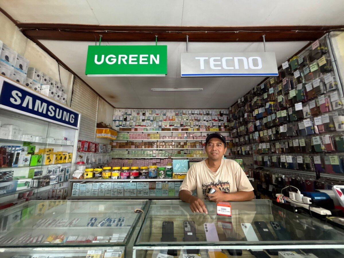 I Wayan Kusuma Yudha mengembangkan Yuda Cell di Bangli sejak 2005 hingga memiliki enam pekerja, dengan dukungan KUR BRI sebesar Rp500 juta untuk memperkuat usaha penjualan dan servis ponsel serta layanan BRILink. I Wayan Kusuma Yudha mengembangkan Yuda Cell di Bangli sejak 2005 hingga memiliki enam pekerja, dengan dukungan KUR BRI sebesar Rp500 juta untuk memperkuat usaha penjualan dan servis ponsel serta layanan BRILink.