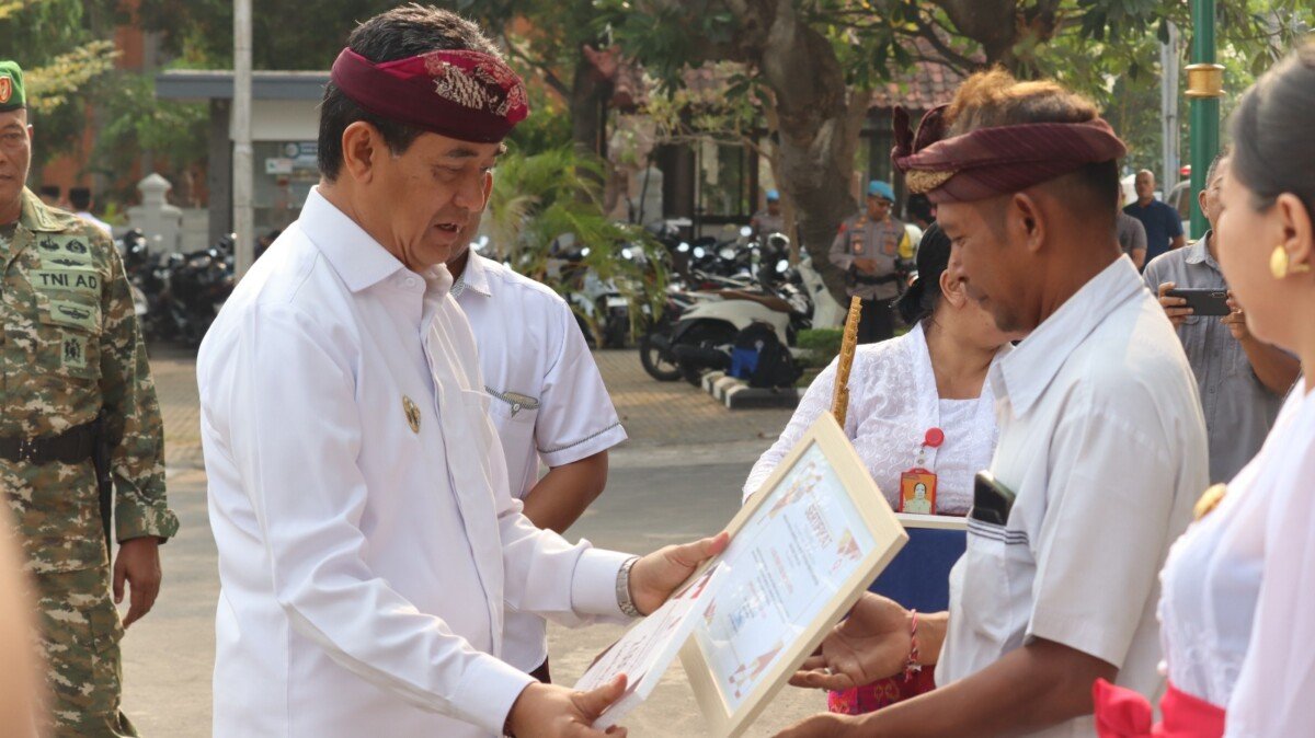 Wabup Buleleng Pimpin Apel Sumpah Pemuda ke-98, Tekankan Patriotisme dan Empati
