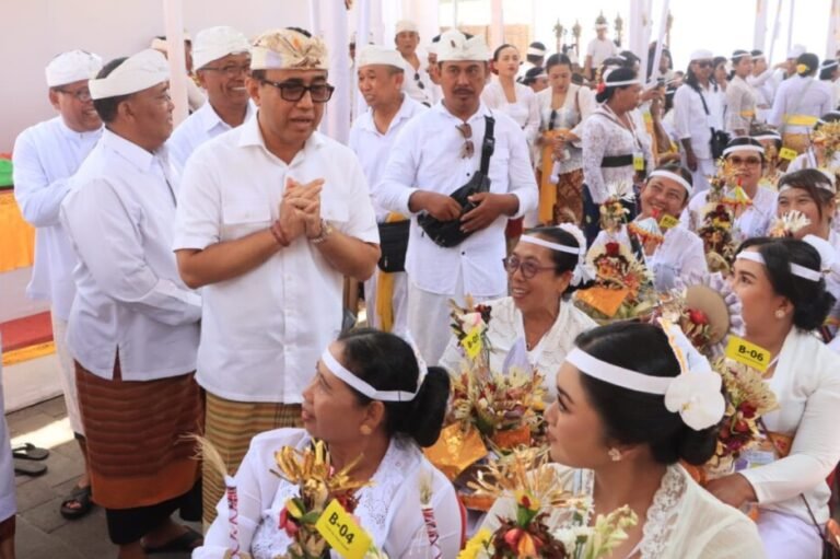 Wali Kota Jaya Negara Hadiri Upacara Maligia Punggel di Intaran Sanur