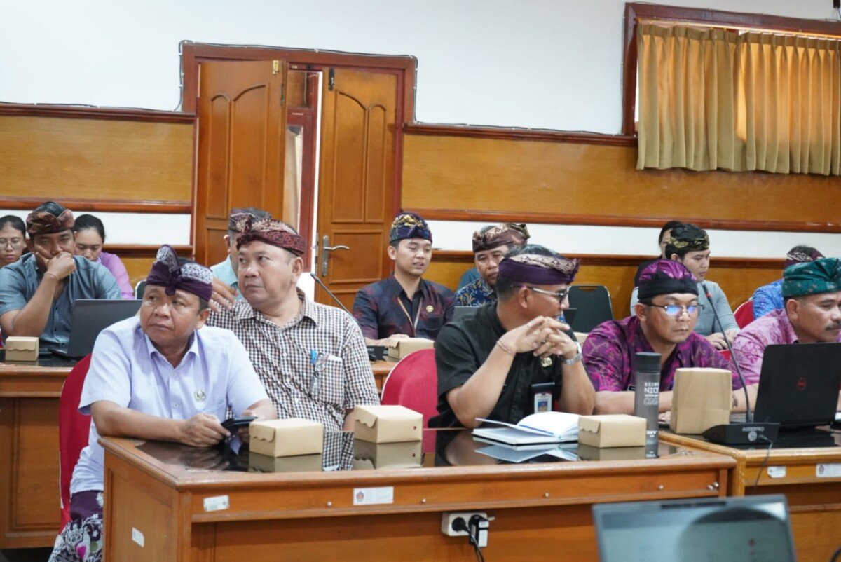 Inspektorat Buleleng menyosialisasikan aplikasi Perisai sebagai inovasi digital untuk membantu perangkat daerah mengidentifikasi, mengendalikan, dan mengevaluasi risiko demi meningkatkan kualitas tata kelola pemerintahan. Inspektorat Buleleng menyosialisasikan aplikasi Perisai sebagai inovasi digital untuk membantu perangkat daerah mengidentifikasi, mengendalikan, dan mengevaluasi risiko demi meningkatkan kualitas tata kelola pemerintahan.